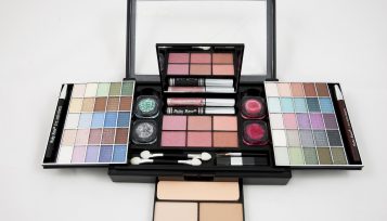 best makeup kits for travel
